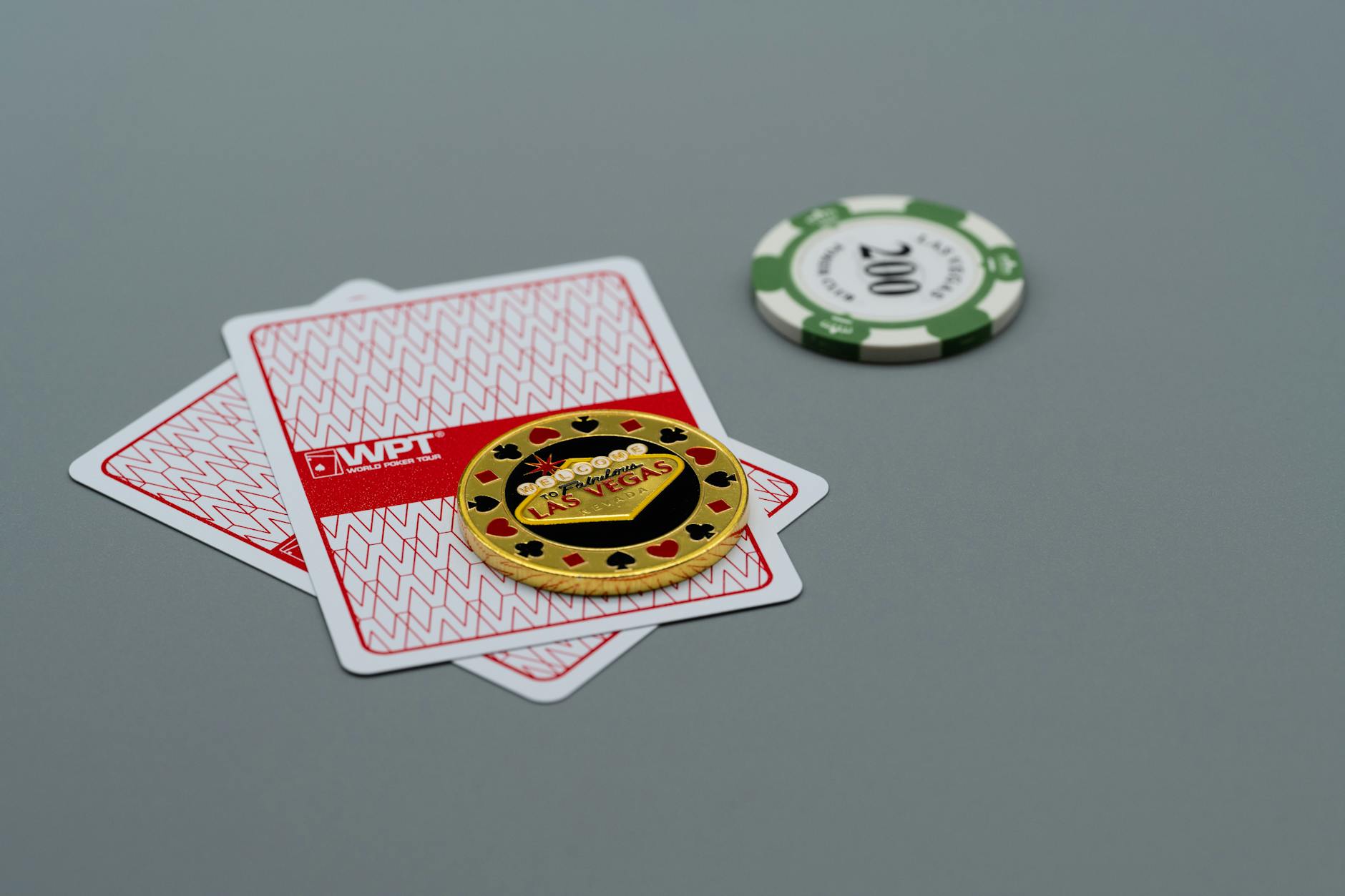 Rủi ro phổ biến trong poker online thường là bot, thông đồng hoặc đánh cắp tài khoản.